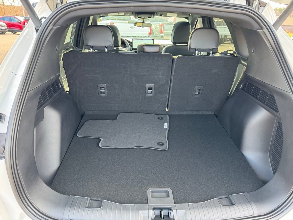 New 2026 Ford Escape ST-Line w/ Tech Pack #1 AWD/4WD image 8
