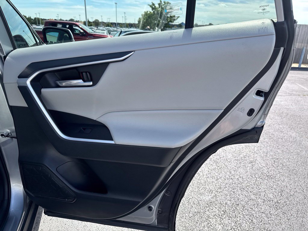 Used 2020 Toyota RAV4 XLE w/ Convenience Package AWD/4WD image 38