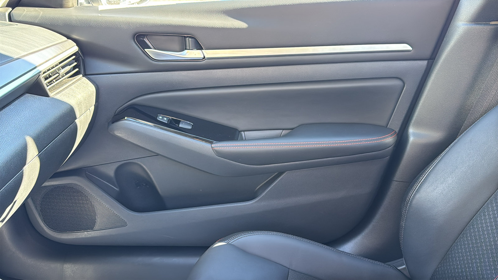 Certified 2024 Nissan Altima 2.5 SR FWD image 18
