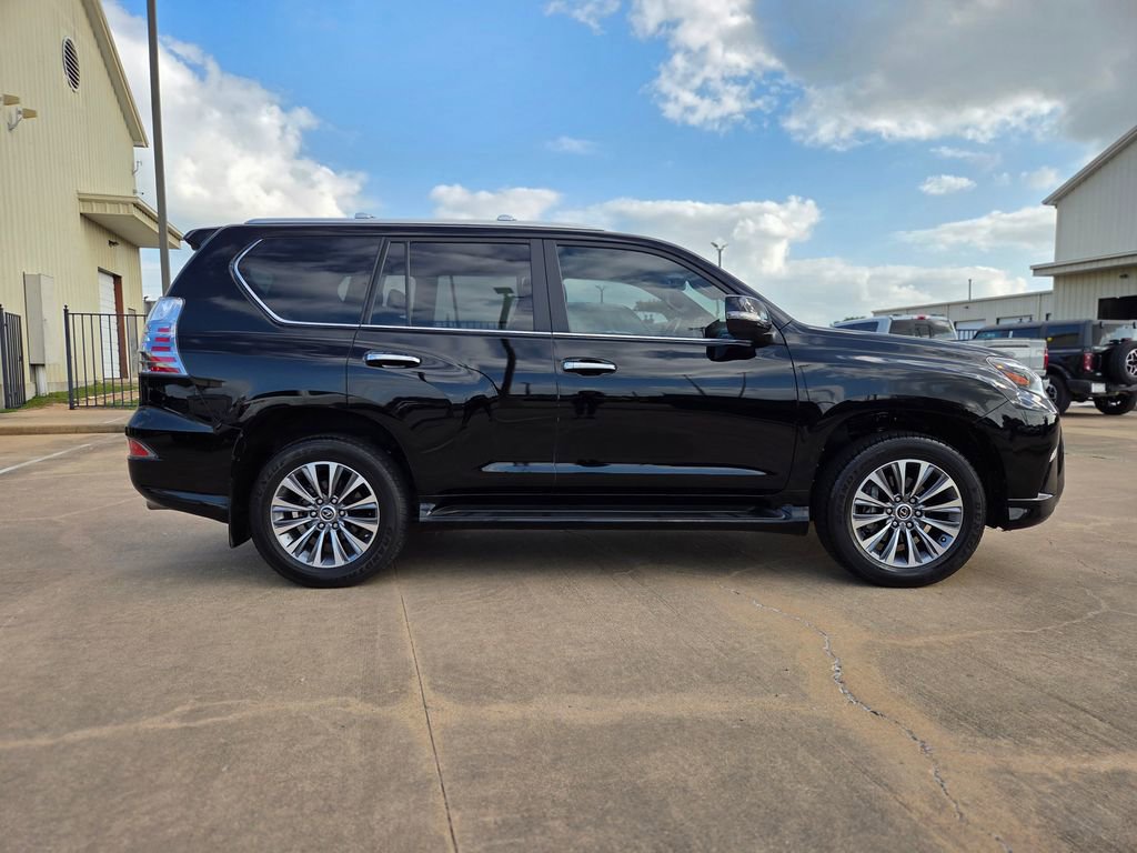Used 2023 Lexus GX 460 Luxury w/ Accessory Package AWD/4WD image 4