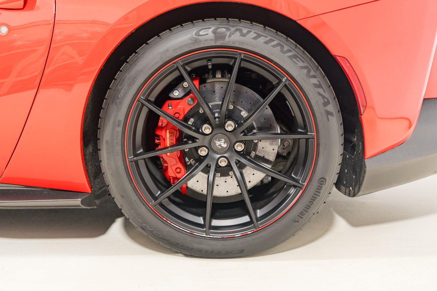 Used 2018 Ferrari 812 Superfast RWD image 13