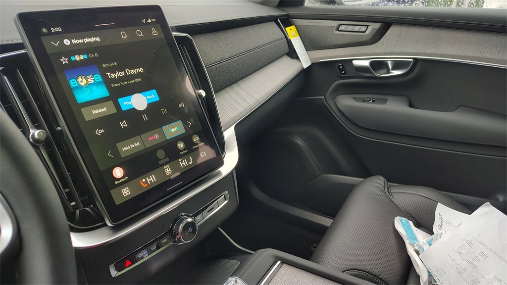 New 2026 Volvo XC90 B6 Ultra w/ Protection Package image 25