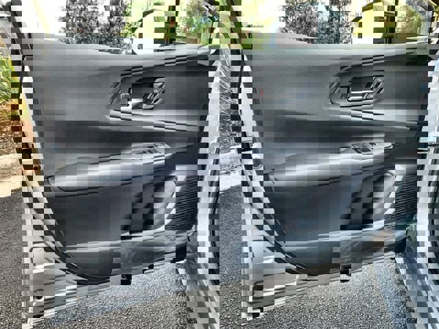 New 2025 Toyota Prius Plug-In Hybrid image 17