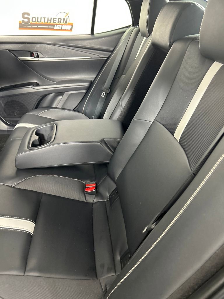 Used 2025 Toyota Camry SE image 17