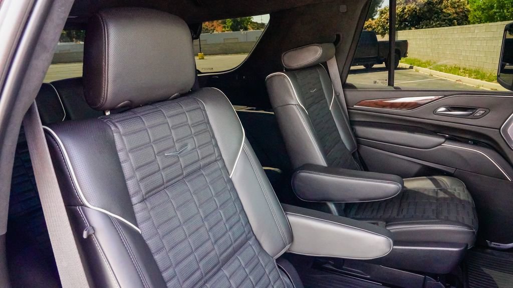 Used 2023 Cadillac Escalade Sport Platinum image 11