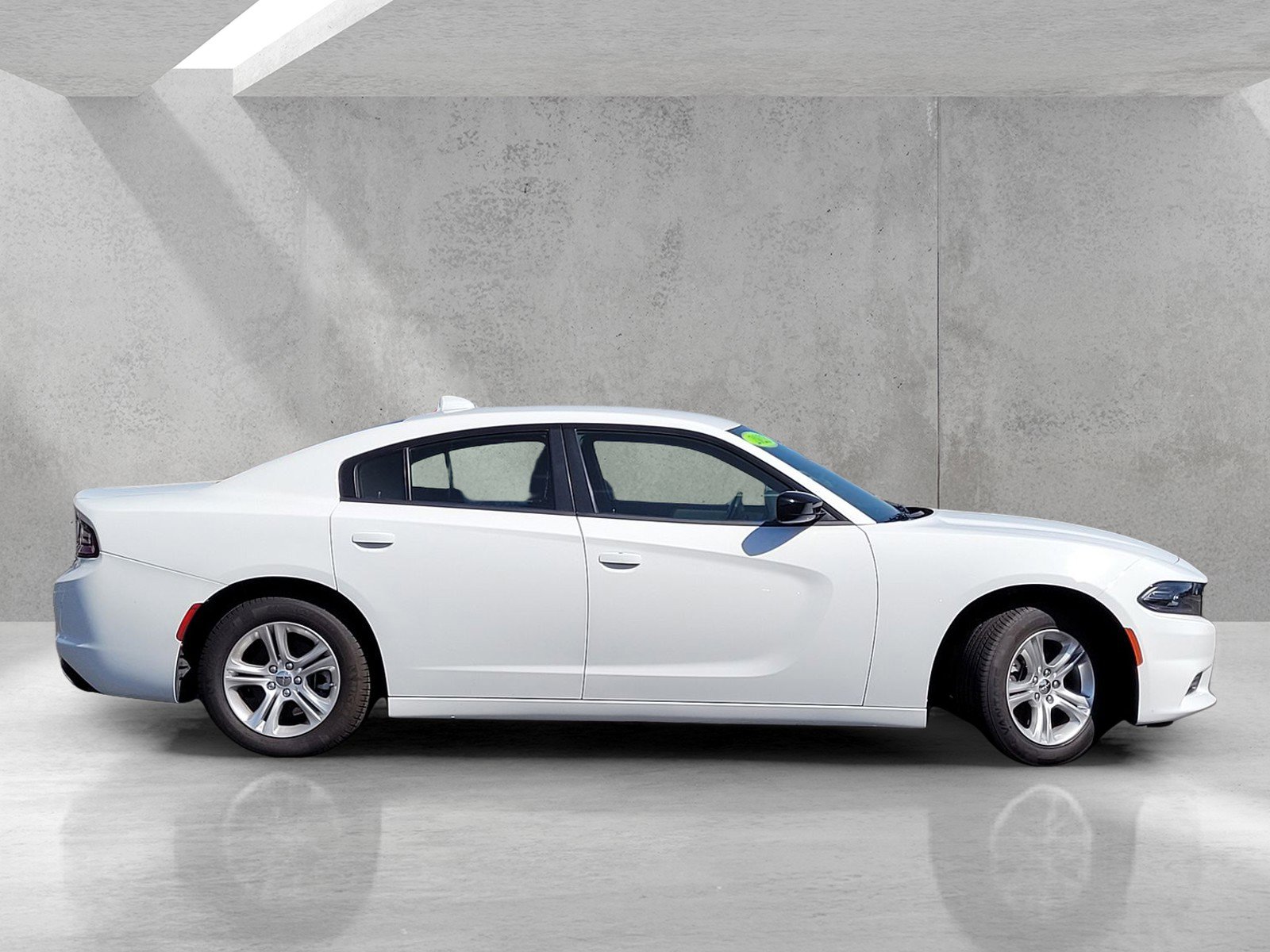Used 2023 Dodge Charger SXT image 3