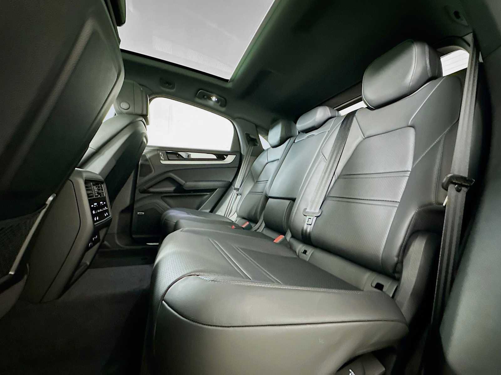 New 2026 Porsche Cayenne Coupe image 22