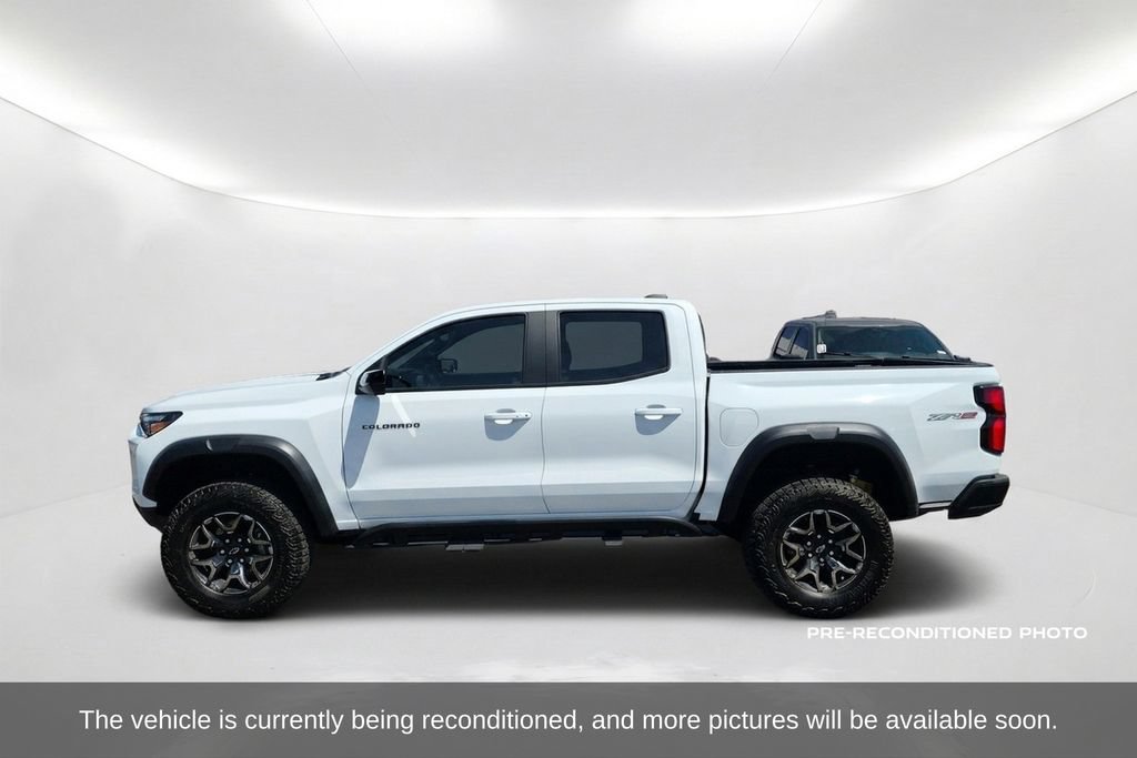Used 2024 Chevrolet Colorado ZR2 w/ Technology Package AWD/4WD image 9