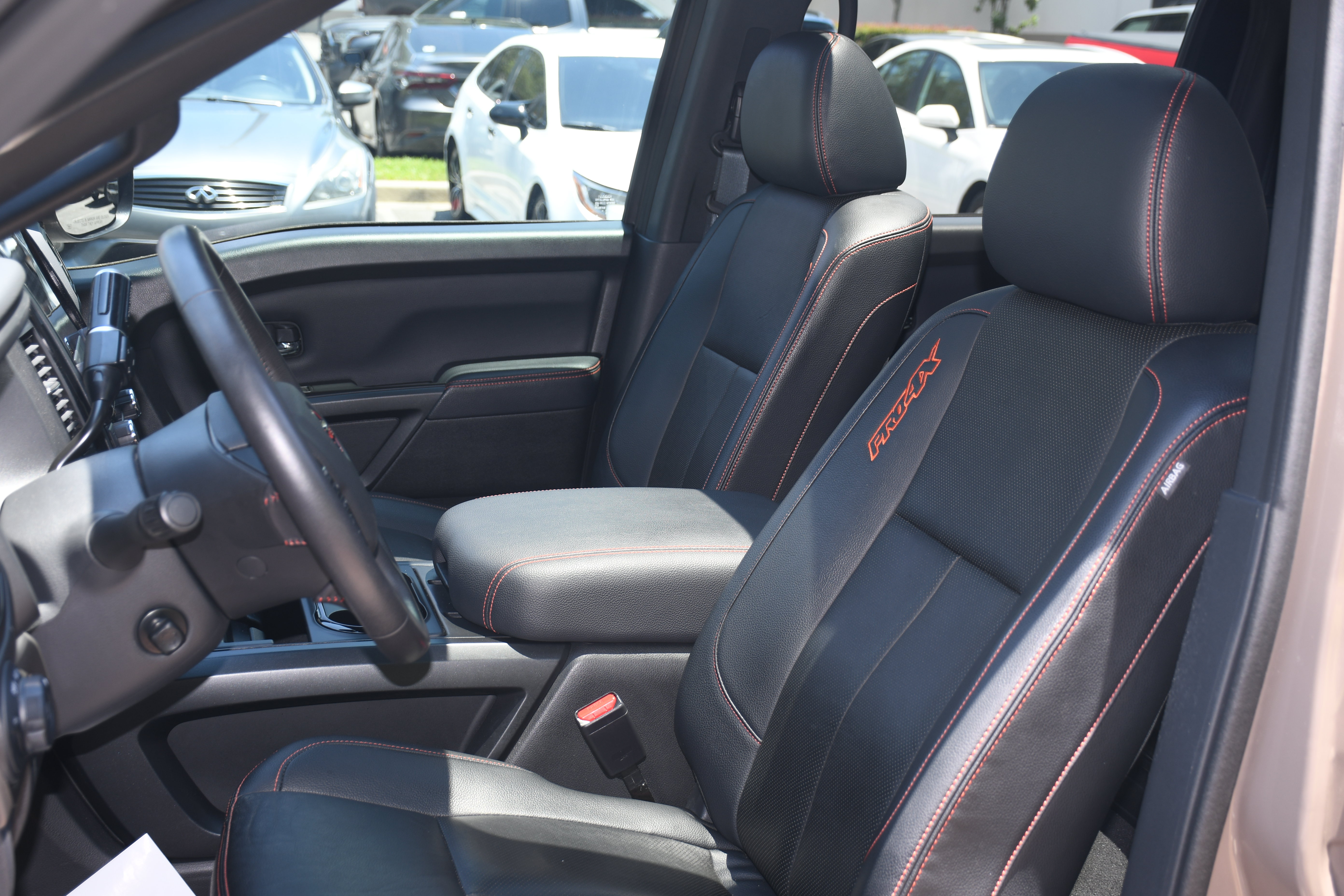 Used 2023 Nissan Titan PRO-4X w/ Pro-4x Convenience Package AWD/4WD image 13