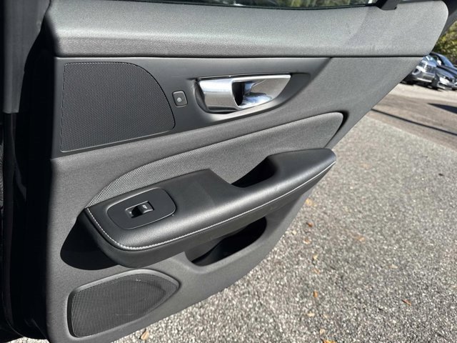 Used 2024 Volvo S60 B5 Plus image 19