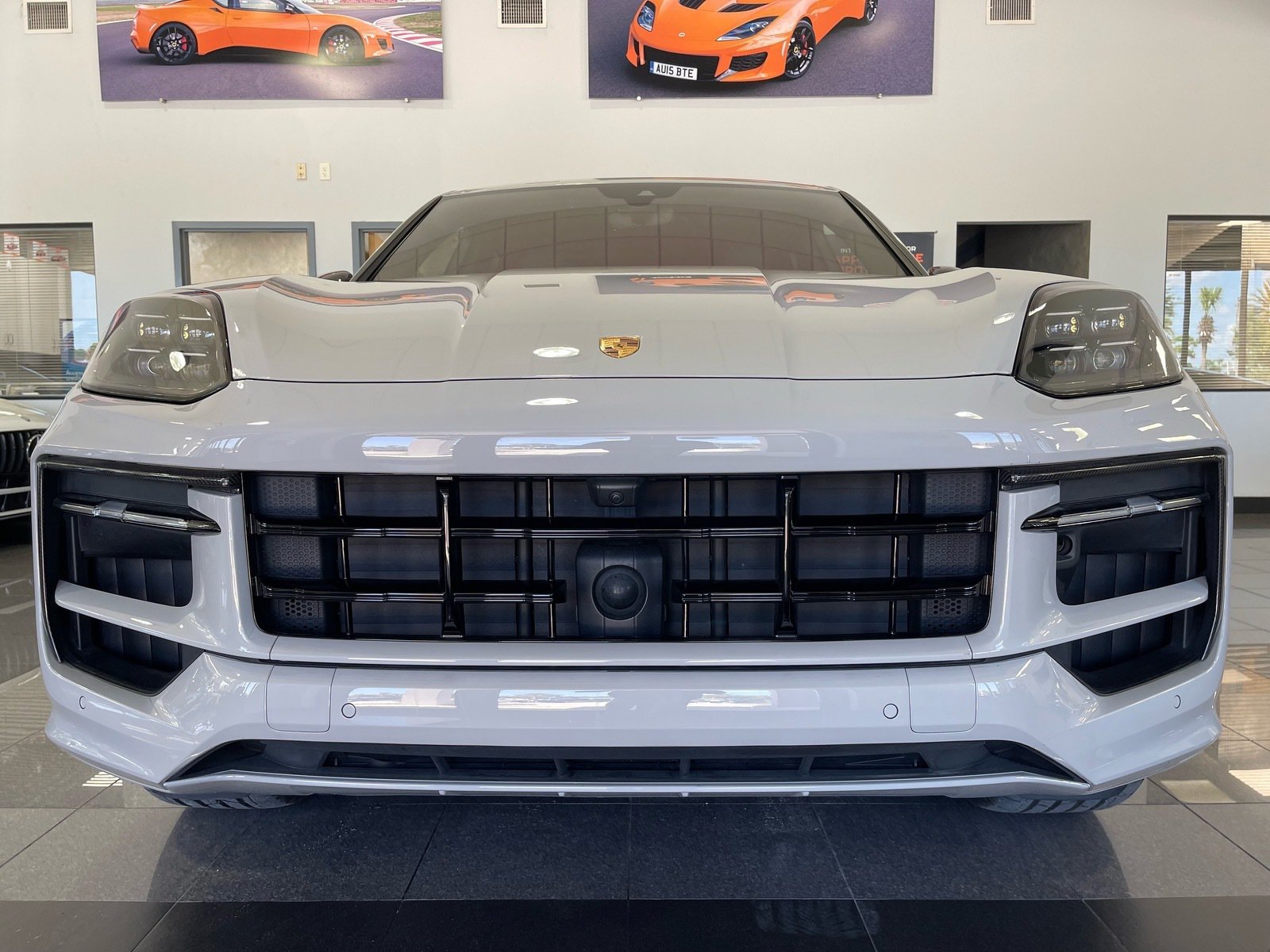 Used 2025 Porsche Cayenne GTS AWD/4WD image 8
