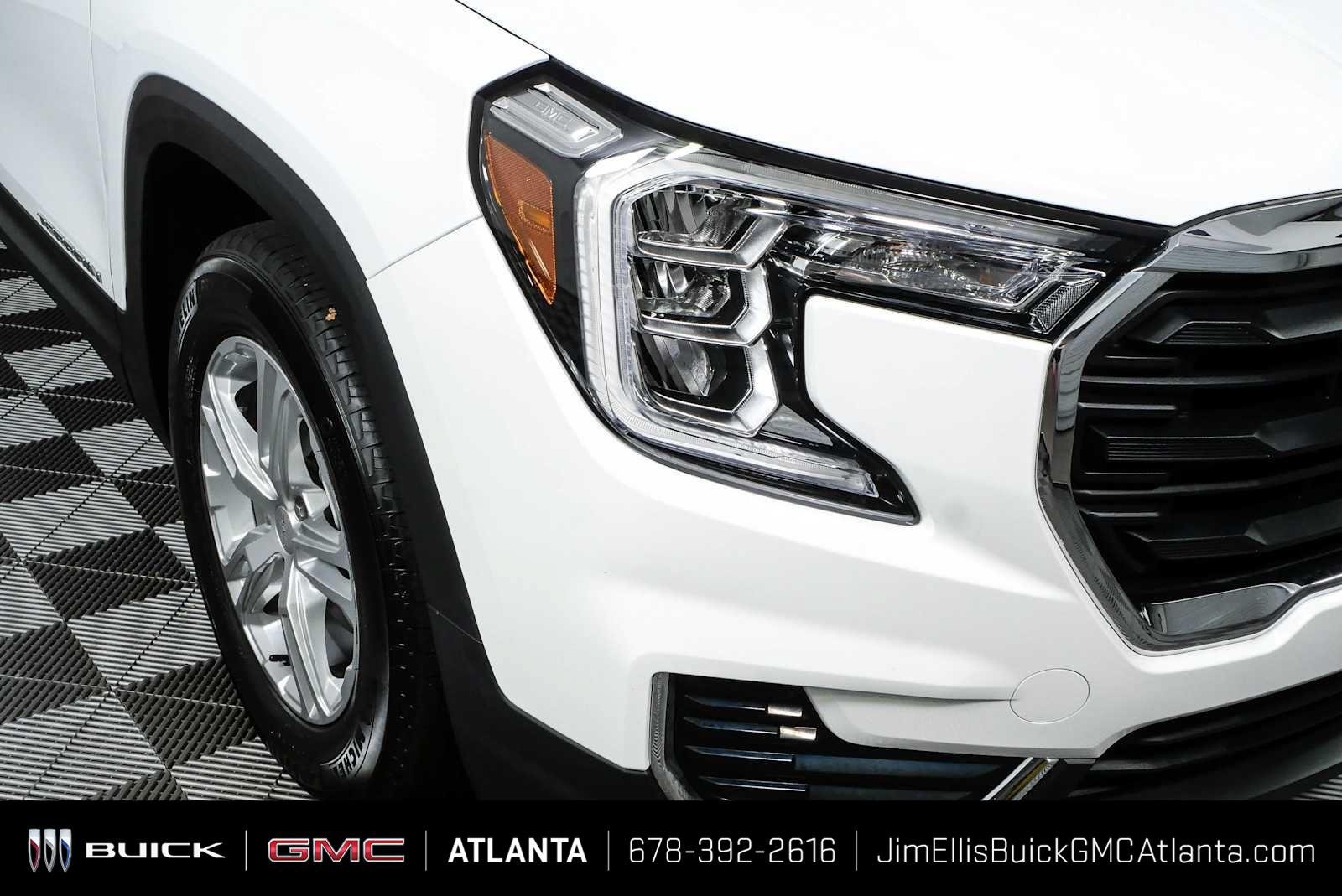 Used 2023 GMC Terrain SLE FWD image 35
