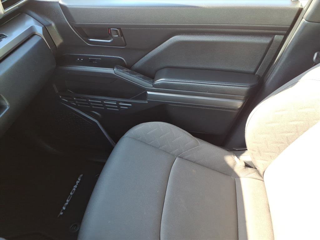 Used 2024 Toyota Tacoma SR5 AWD/4WD image 34