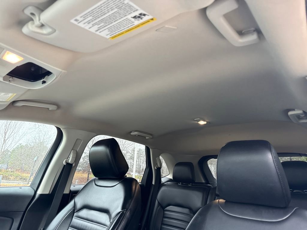 Used 2020 Ford Edge SEL image 25