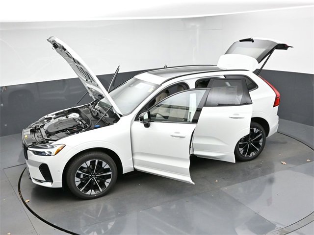 New 2026 Volvo XC60 B5 Plus w/ Protection Package Premier image 52