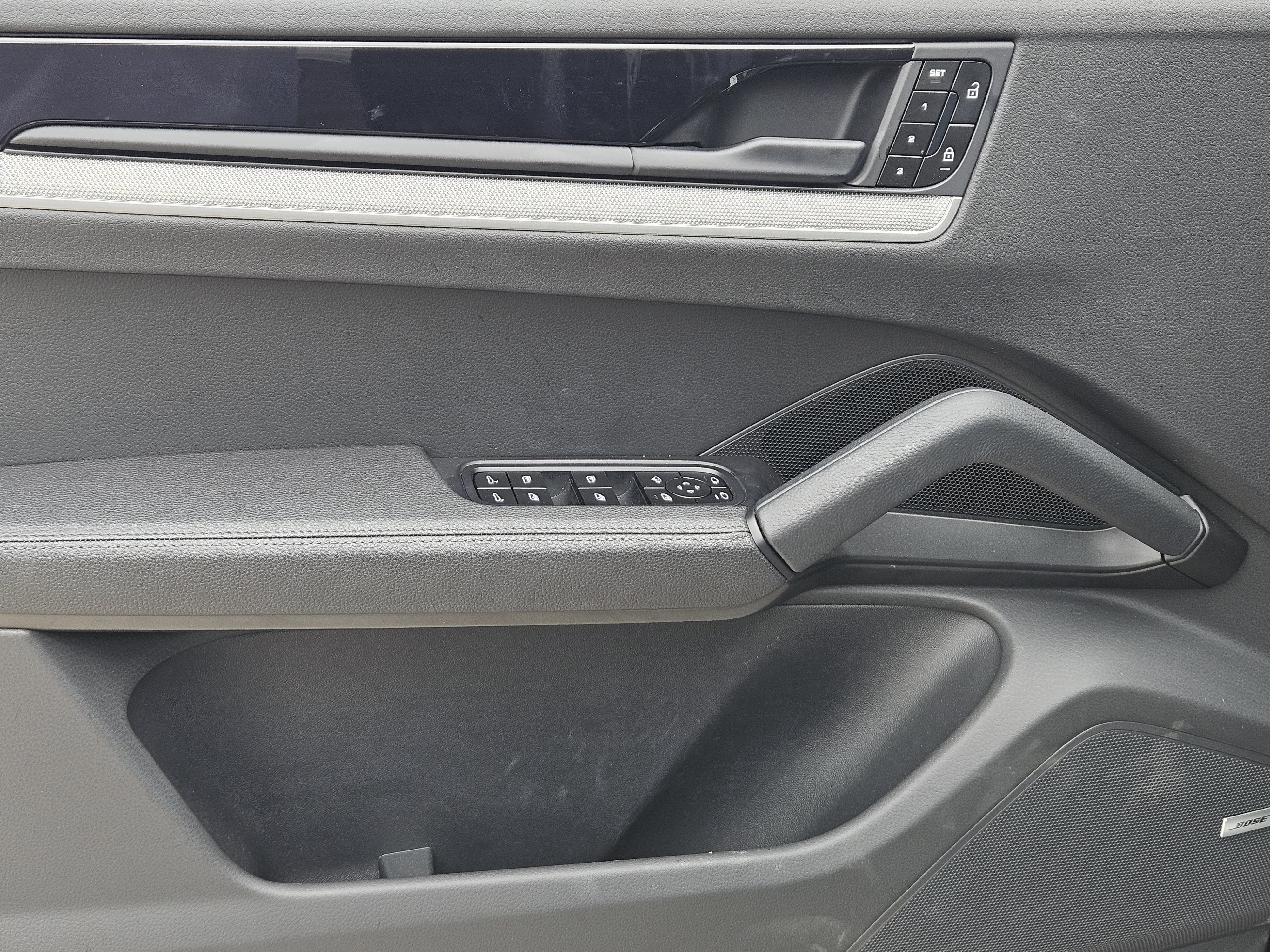 Certified 2026 Porsche Cayenne Coupe image 22