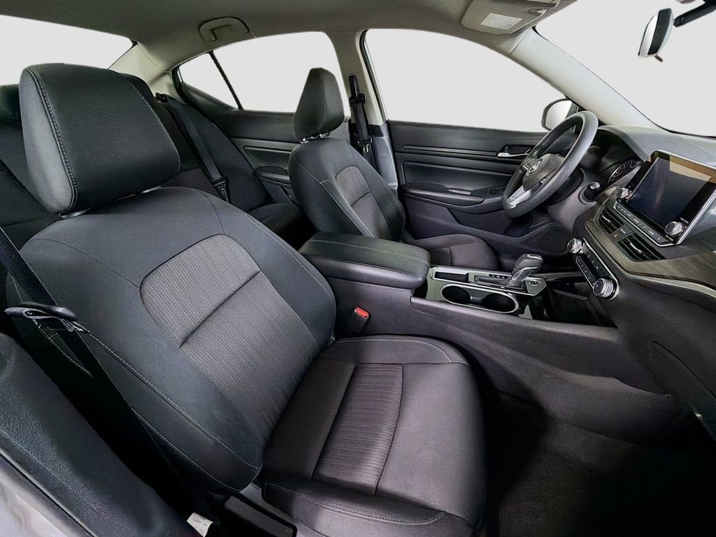 Used 2024 Nissan Altima 2.5 SV FWD image 29