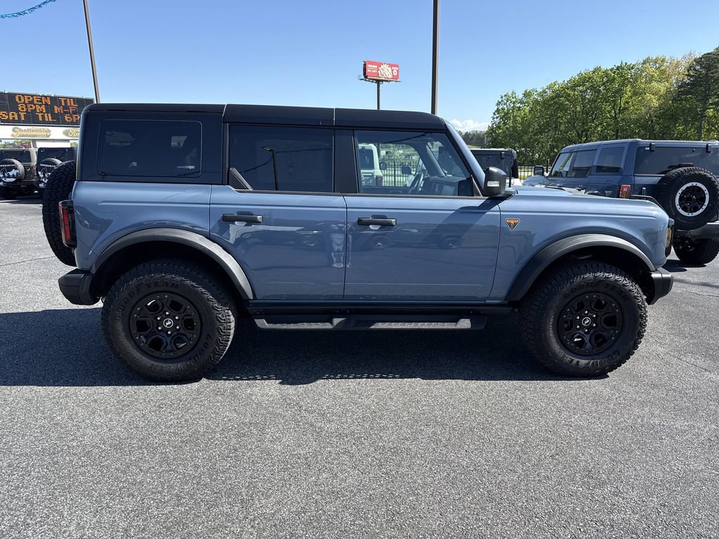 Used 2025 Ford Bronco Badlands image 8