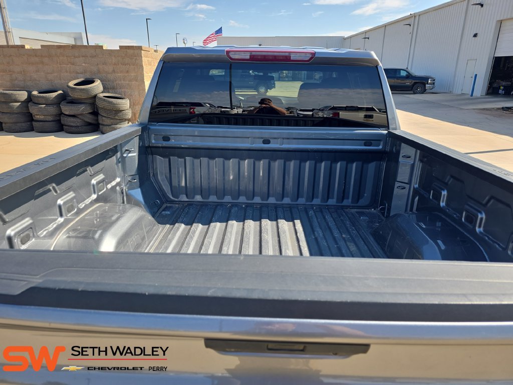 Used 2019 Chevrolet Silverado 1500 Custom w/ Custom Value Package AWD/4WD image 13