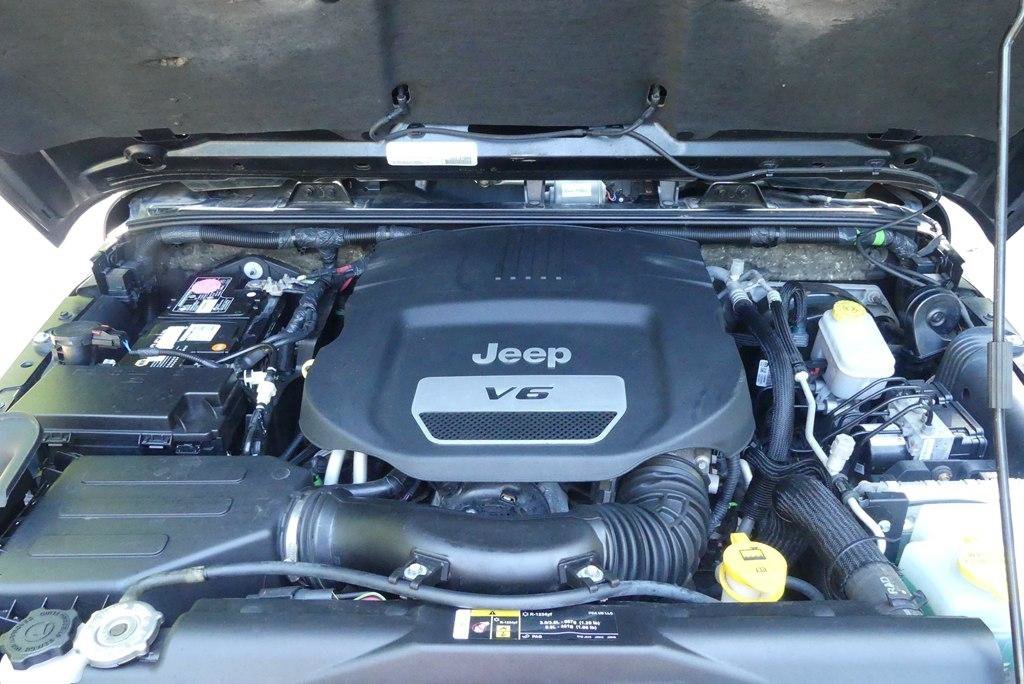 Used 2018 Jeep Wrangler Unlimited Rubicon AWD/4WD image 34