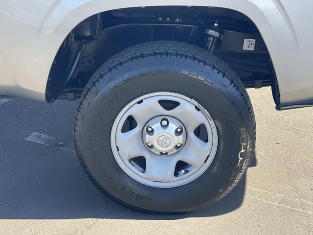Used 2018 Toyota Tacoma SR5 image 38
