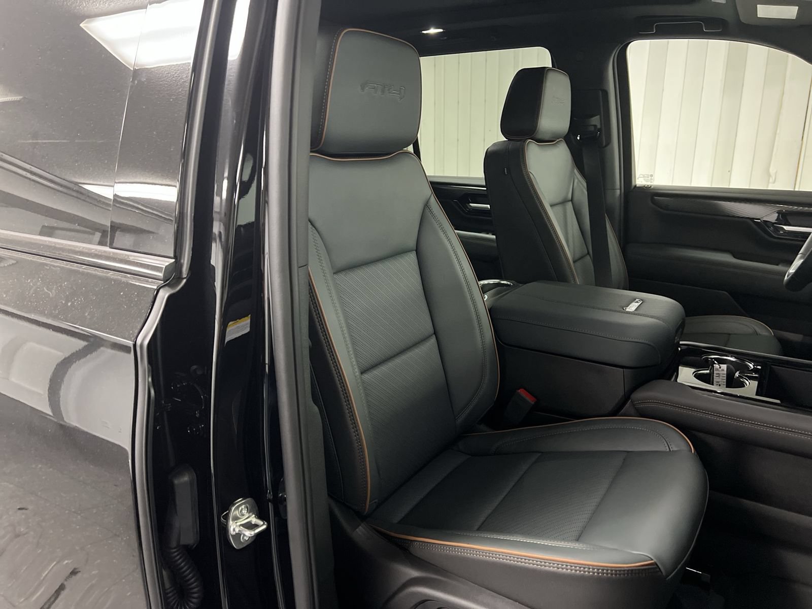New 2026 GMC Yukon AT4 w/ AT4 Premium Package AWD/4WD image 50