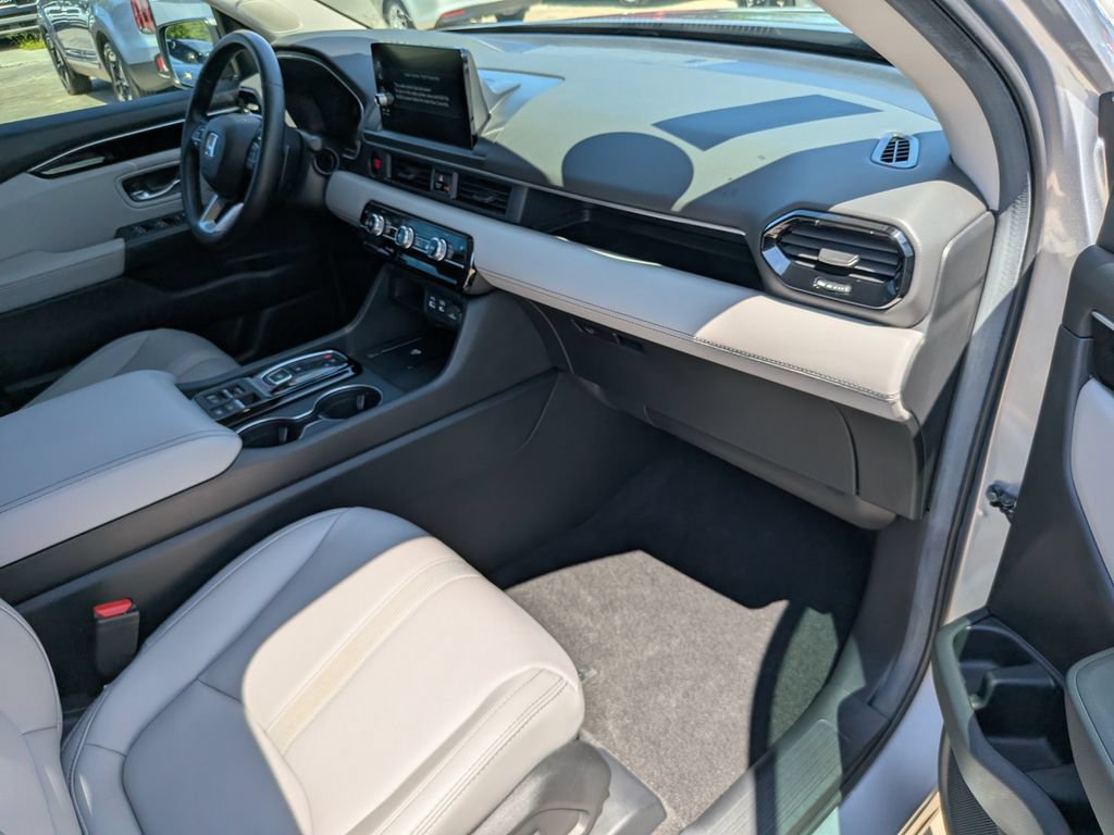 Used 2025 Honda Pilot EX-L image 14