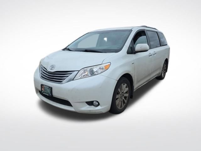 Used 2017 Toyota Sienna XLE w/ XLE Navigation Package image 3