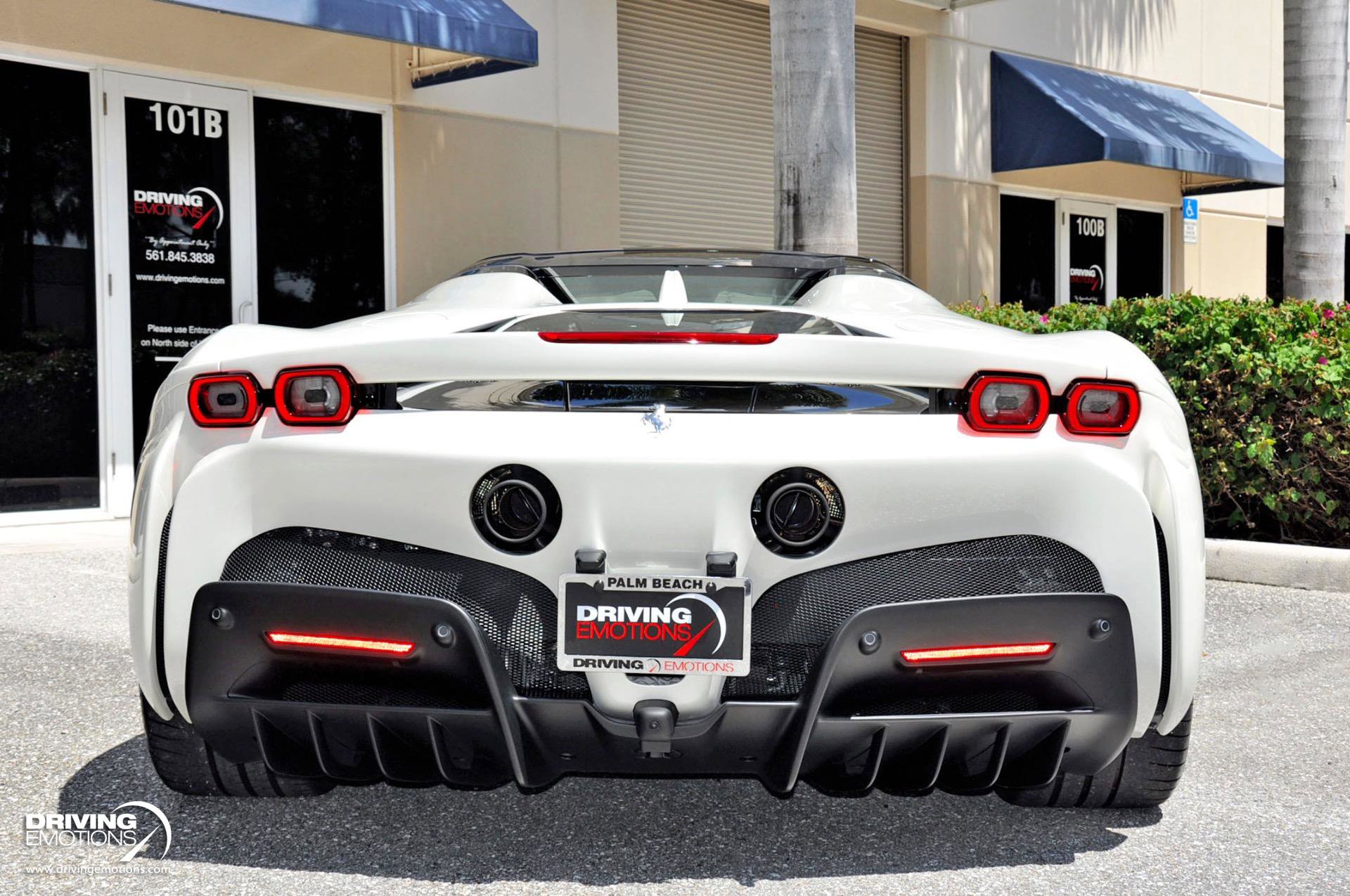 Used 2024 Ferrari SF90 Spider image 23