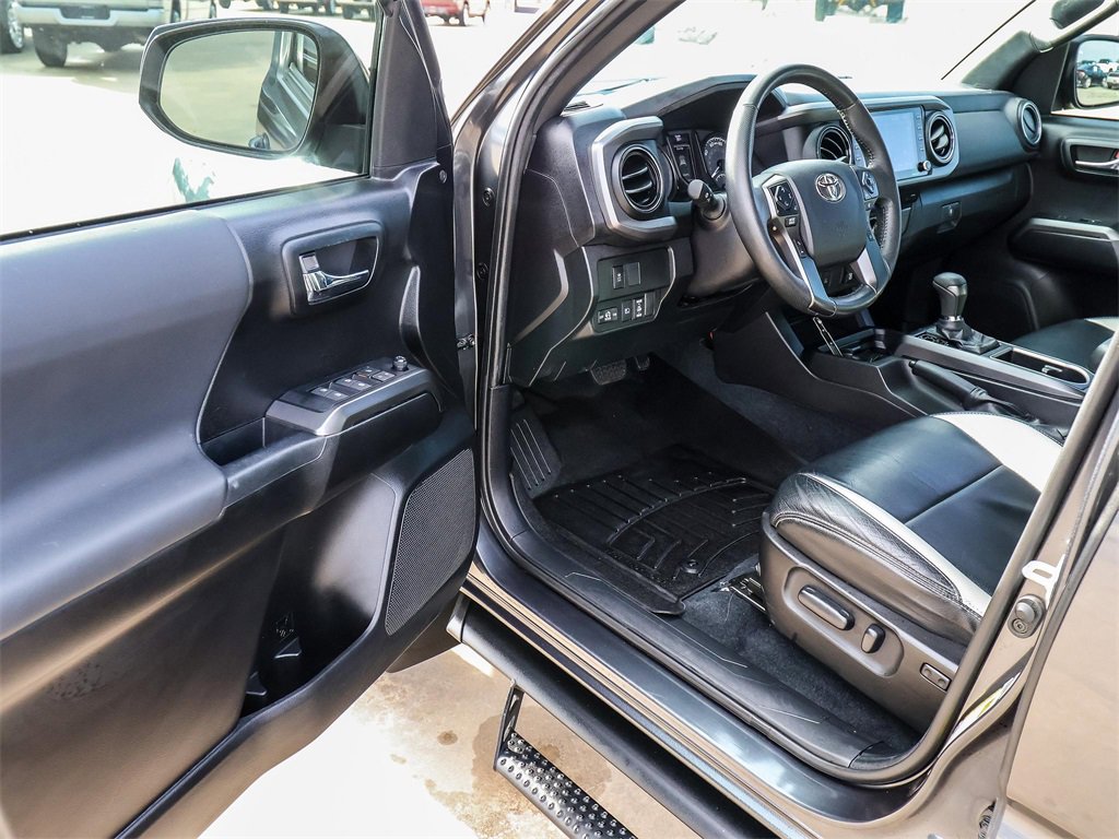 Used 2021 Toyota Tacoma TRD Off-Road image 26