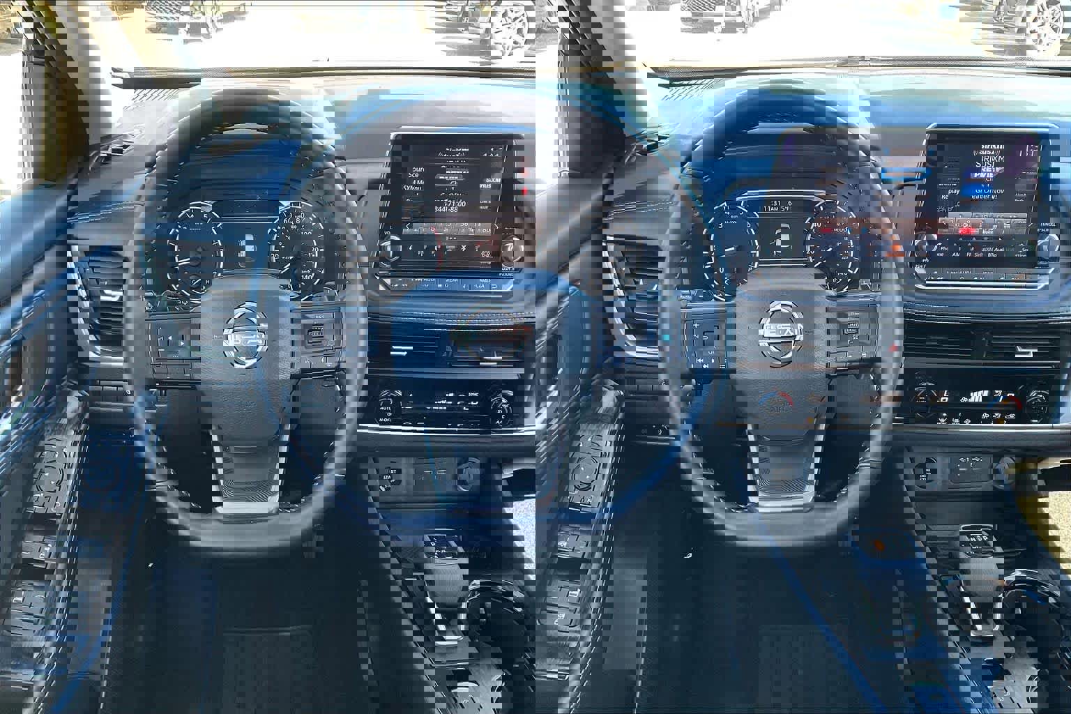 Used 2025 Nissan Rogue SV image 7