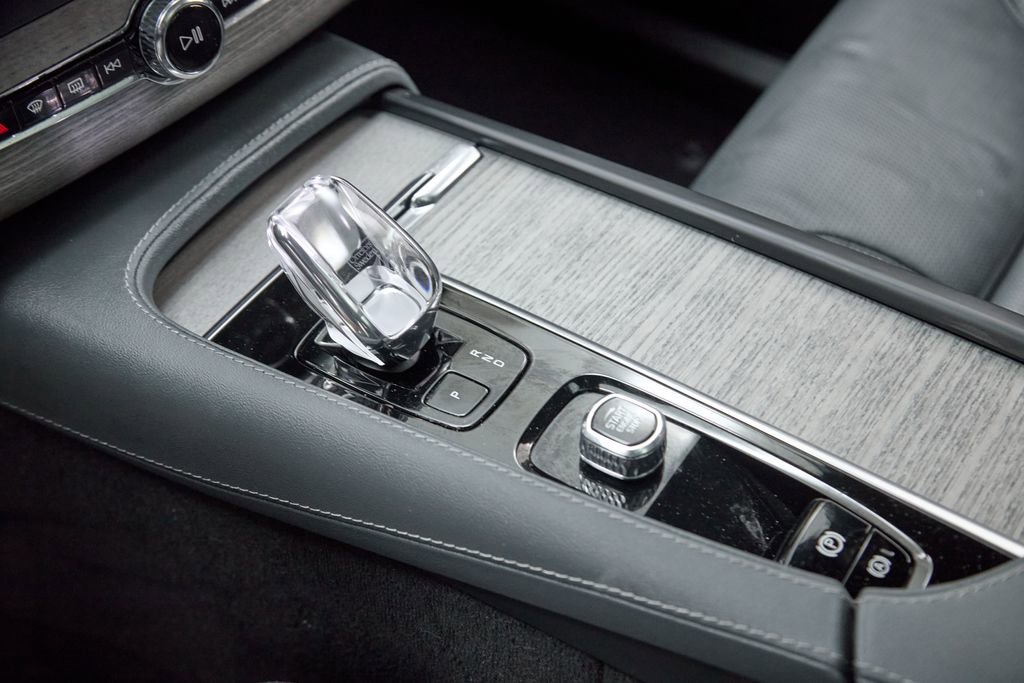 Certified 2023 Volvo XC90 T8 Ultimate w/ Protection Package Premier image 19