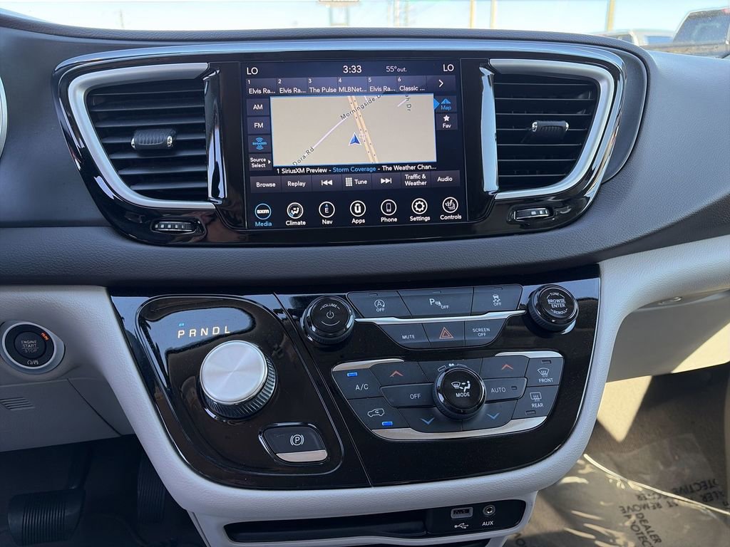 Used 2020 Chrysler Pacifica Touring-L image 19