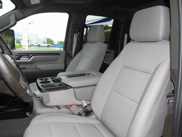 Used 2025 Chevrolet Silverado 2500 LT image 33
