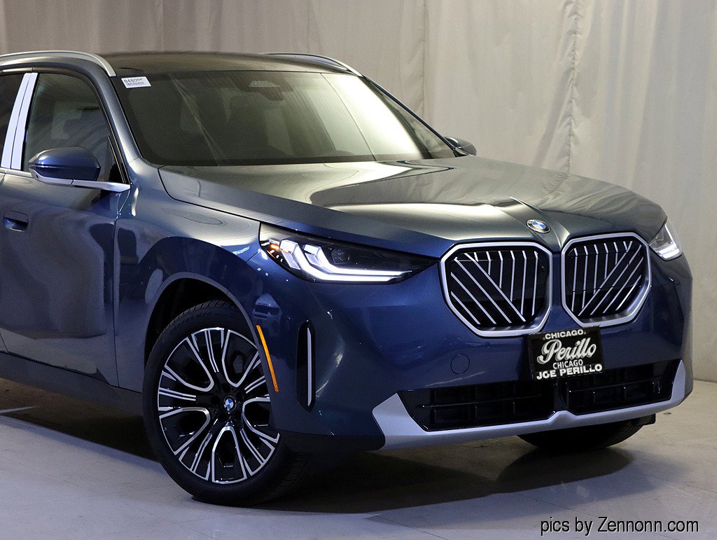 Used 2025 BMW X3 xDrive30i w/ Premium Package image 2