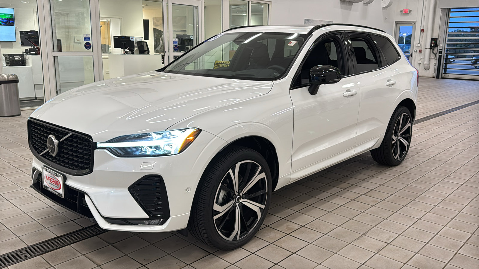 Used 2024 Volvo XC60 B5 Ultimate w/ Climate Package AWD/4WD image 9