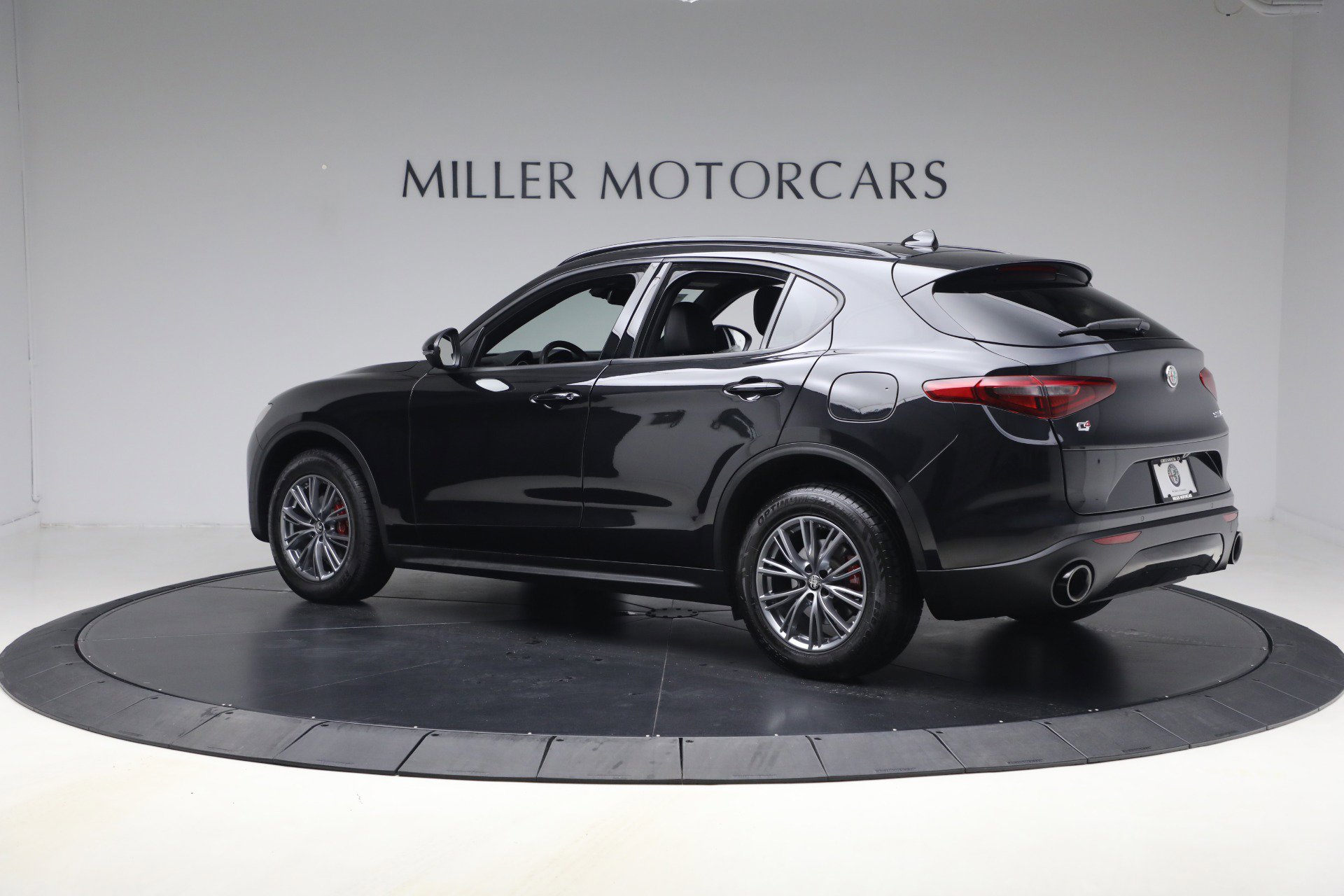 Used 2022 Alfa Romeo Stelvio Sprint AWD/4WD image 4