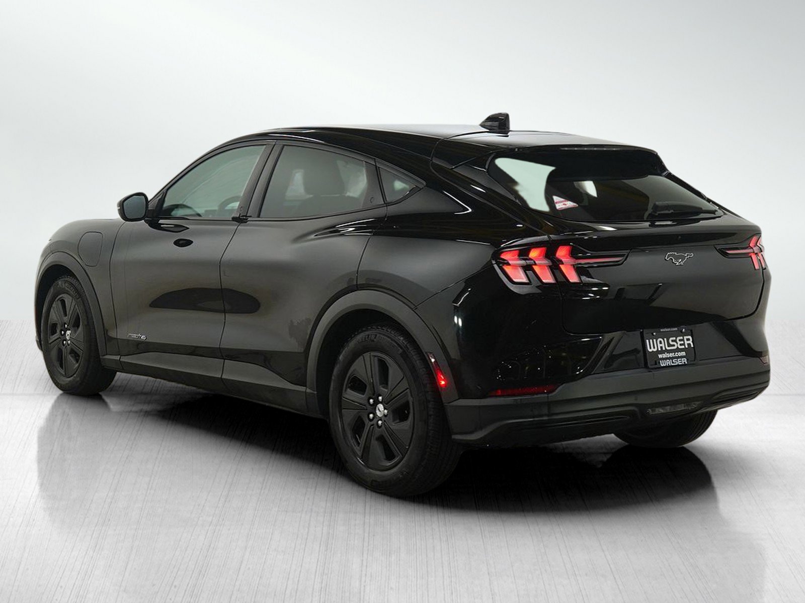 Used 2021 Ford Mustang Mach-E Select w/ Comfort/Appearance Package AWD/4WD image 3