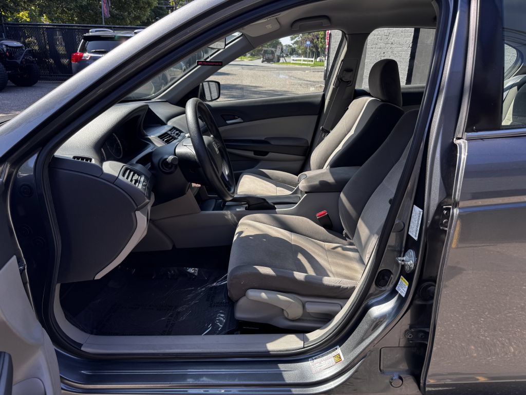 Used 2010 Honda Accord LX image 8