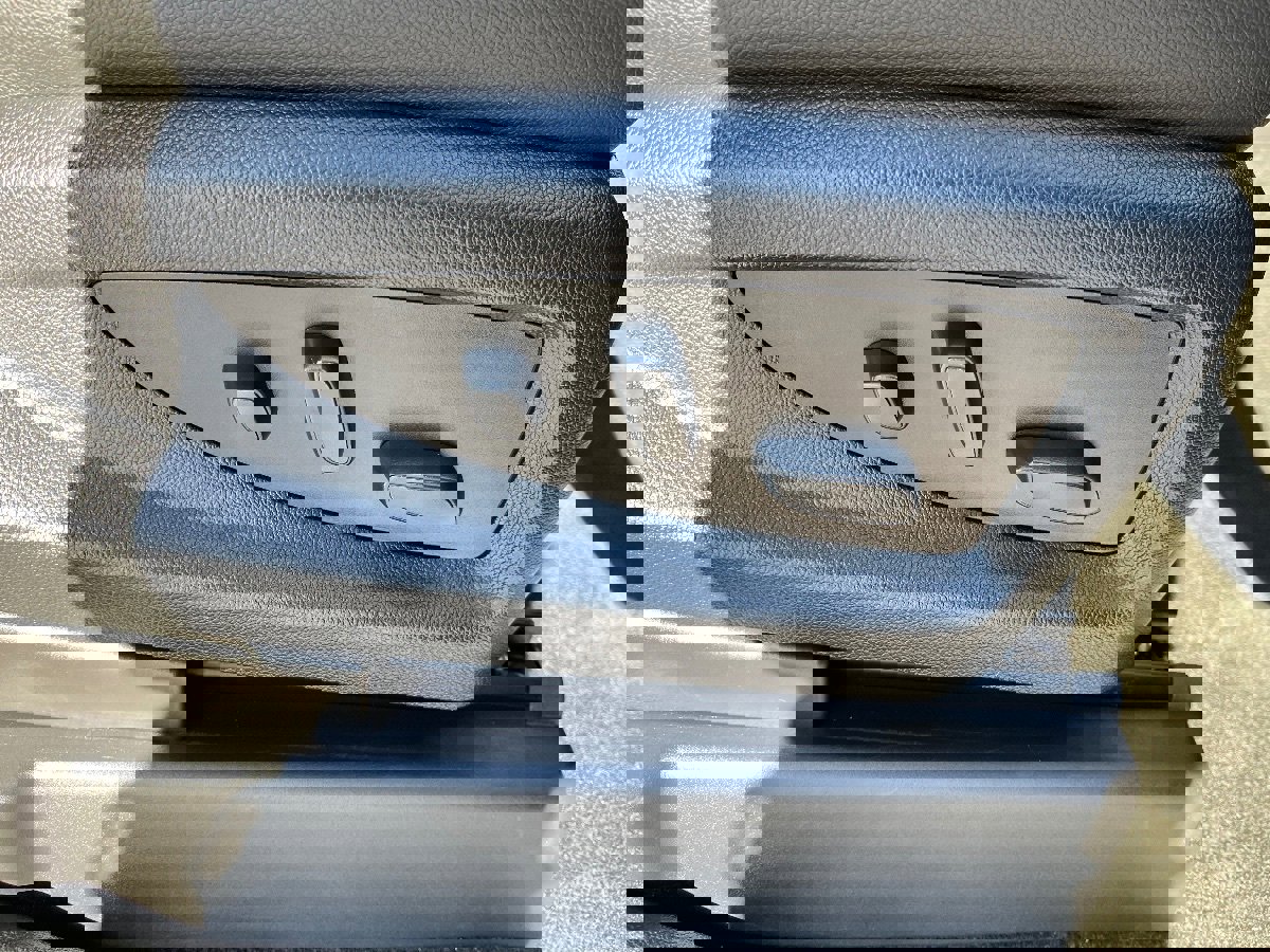 Used 2018 Chevrolet Tahoe LT image 40