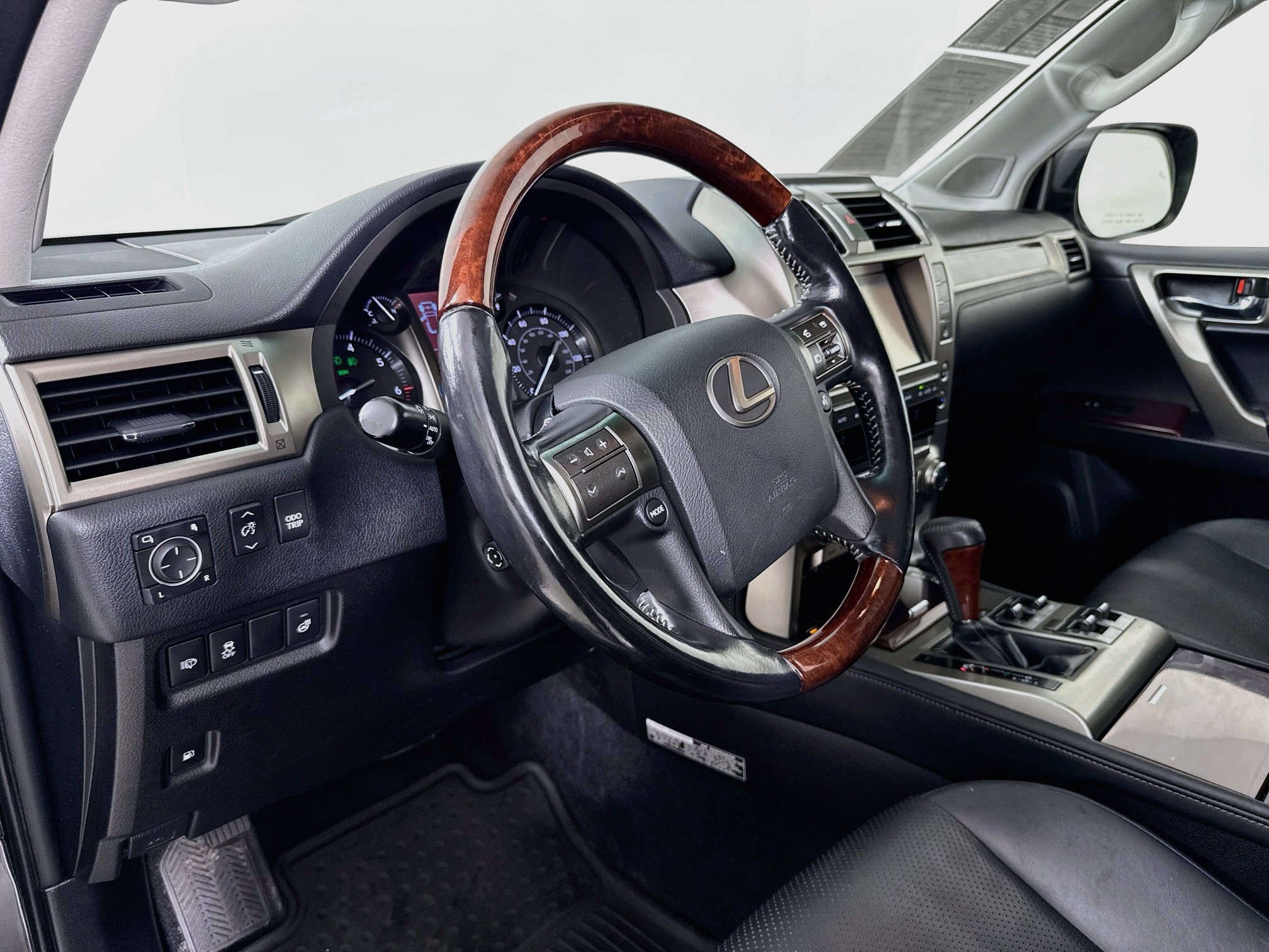Used 2015 Lexus GX 460 Luxury AWD/4WD image 9