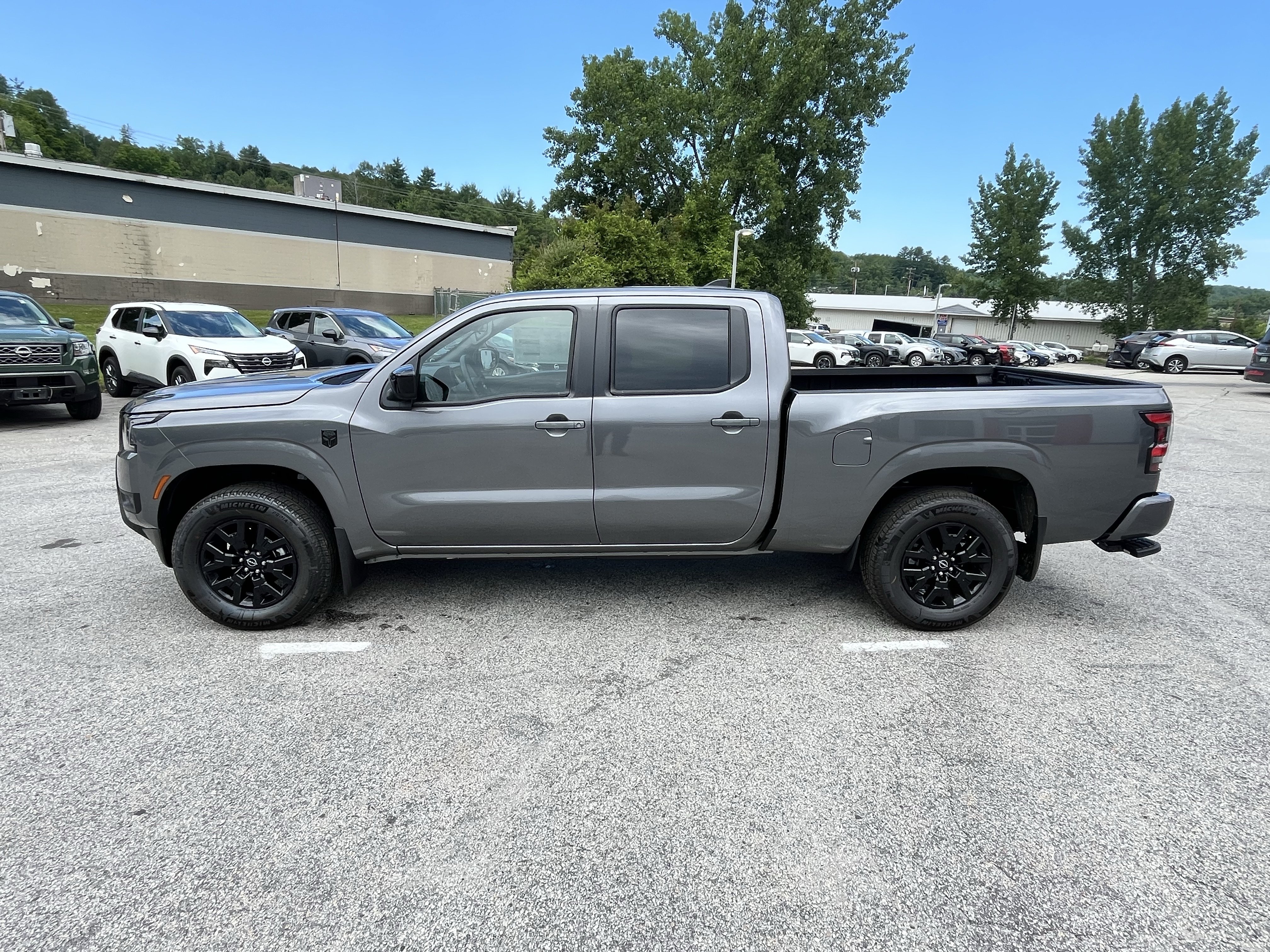 New 2026 Nissan Frontier SV w/ Tow Package AWD/4WD image 4