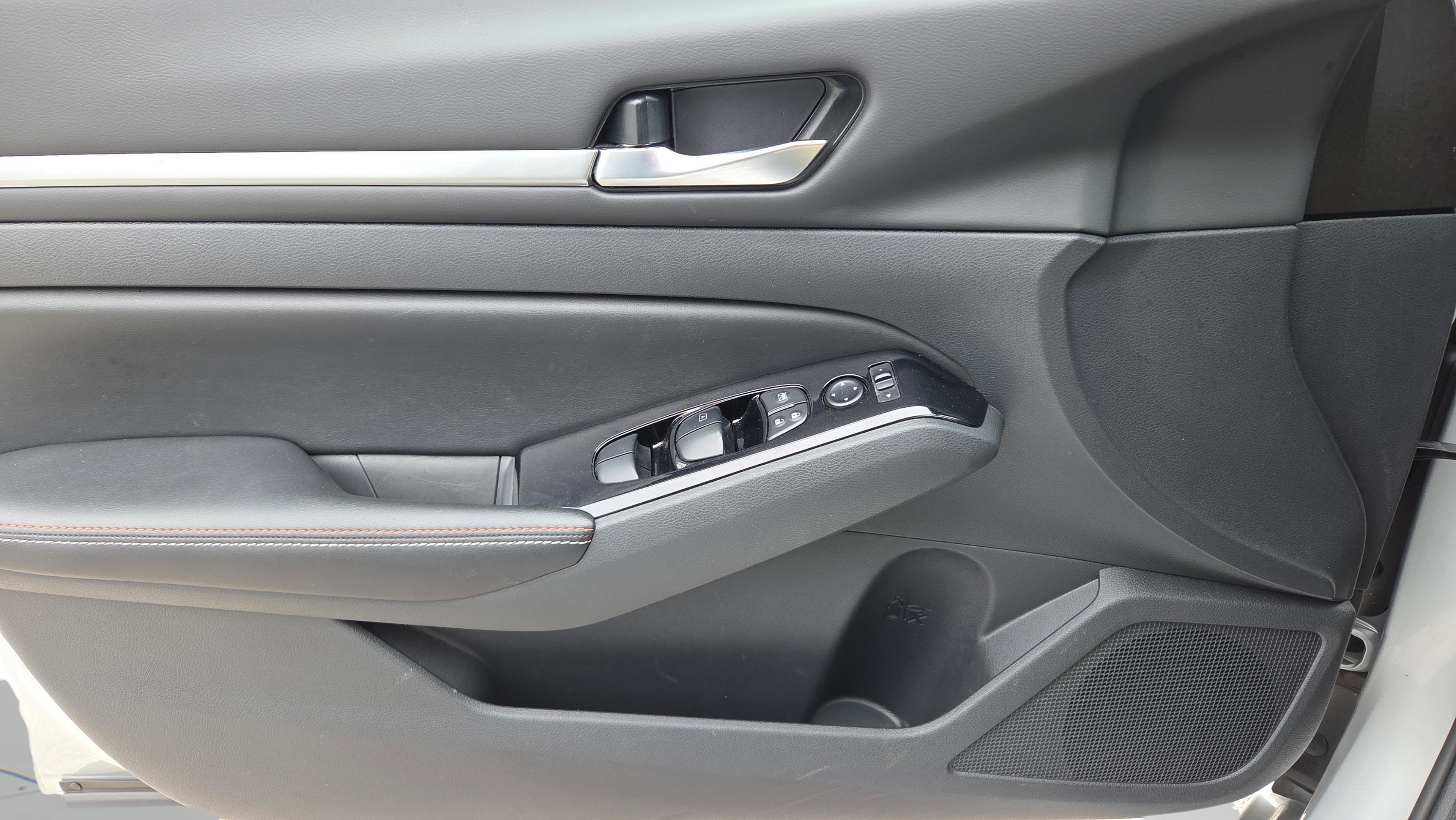 Used 2024 Nissan Altima 2.5 SR w/ SR Premium Package image 30