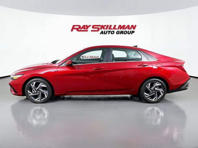 Used 2025 Hyundai Elantra SEL FWD image 4