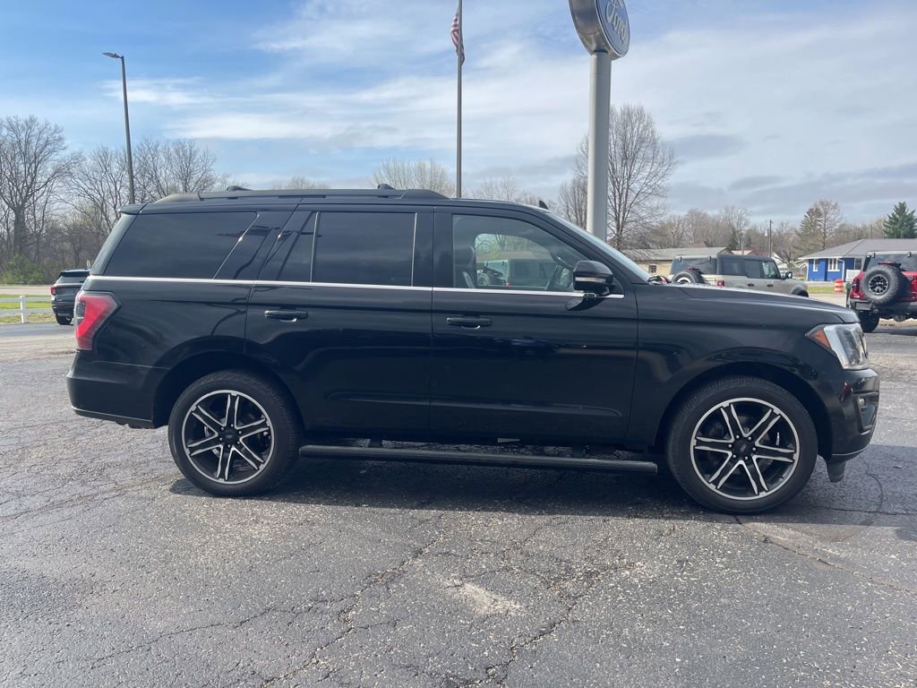 Used 2019 Ford Expedition Limited w/ Equipment Group 303A AWD/4WD image 7