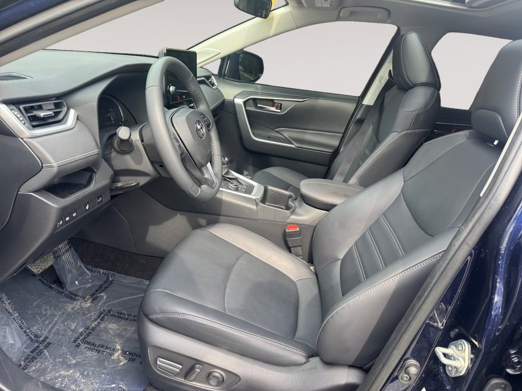 Used 2024 Toyota RAV4 XLE Premium image 9