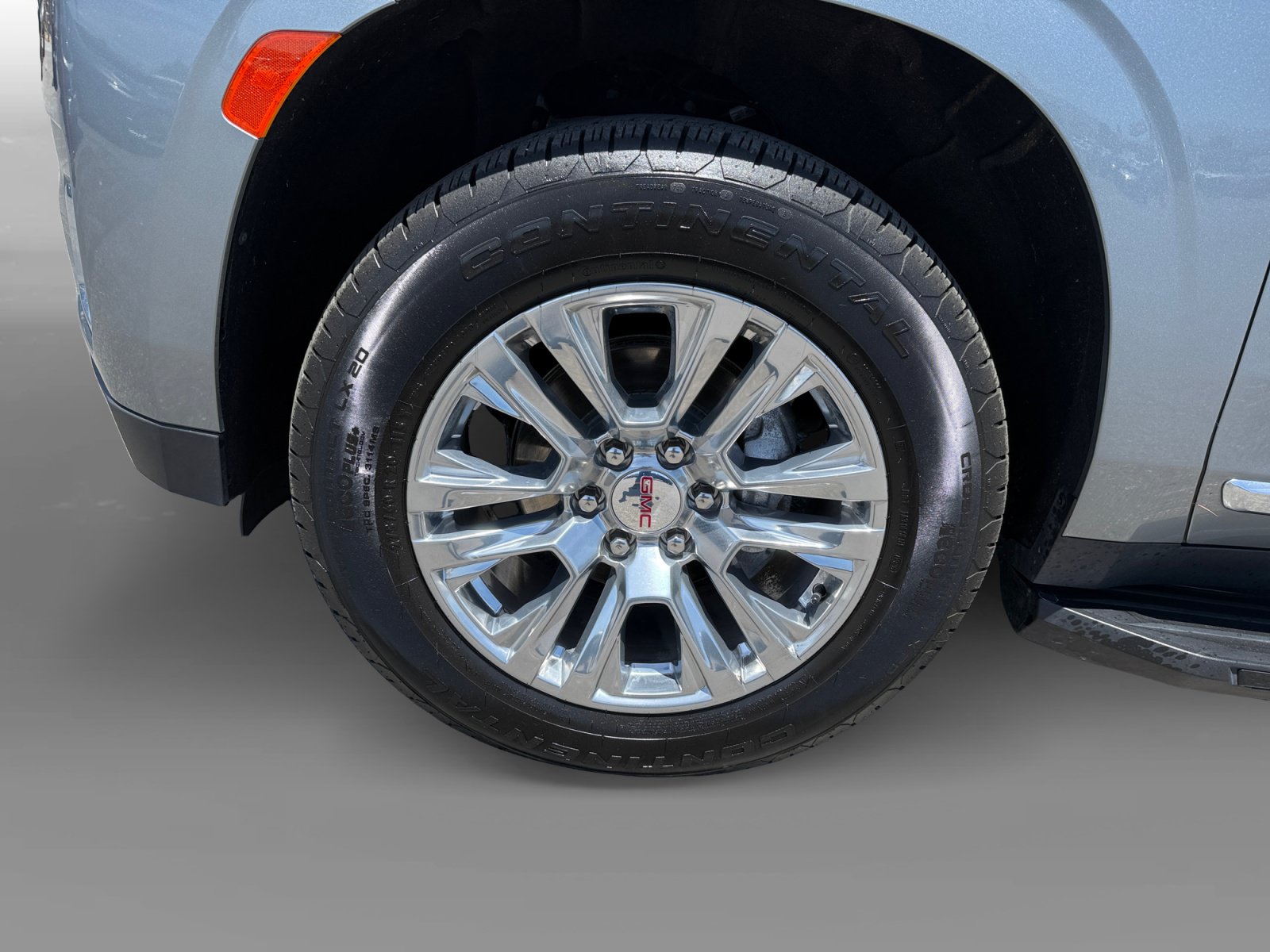Used 2023 GMC Yukon Denali AWD/4WD image 9