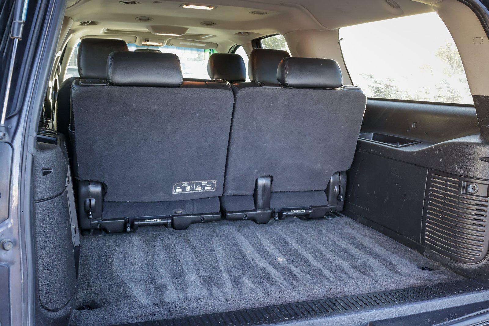 Used 2011 GMC Yukon XL SLT AWD/4WD image 11