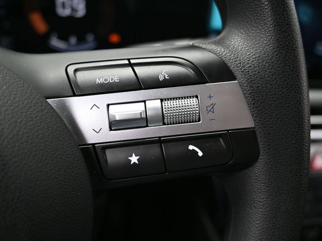 Used 2025 Hyundai Santa Cruz SEL image 25