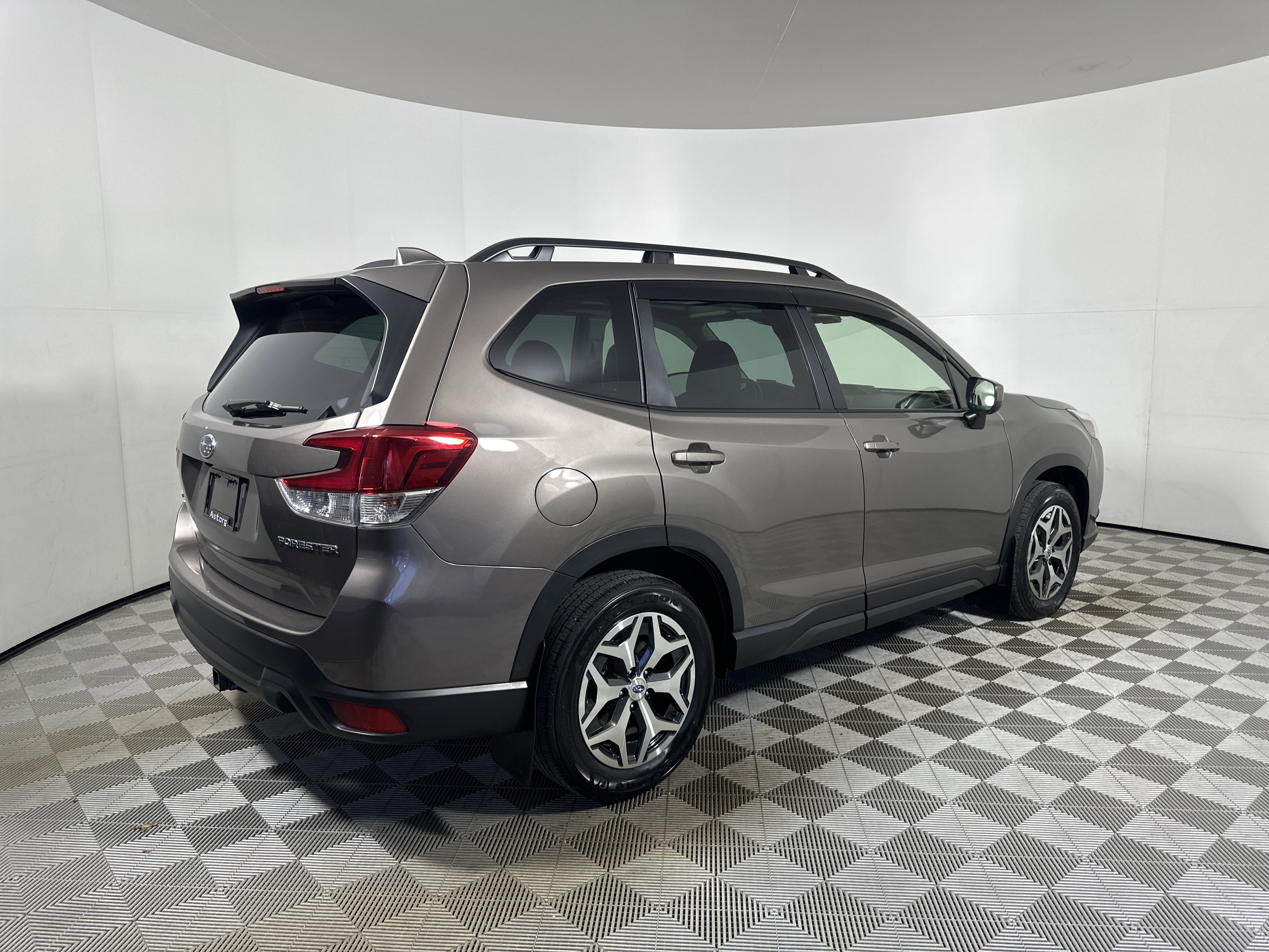 Used 2023 Subaru Forester Premium image 7